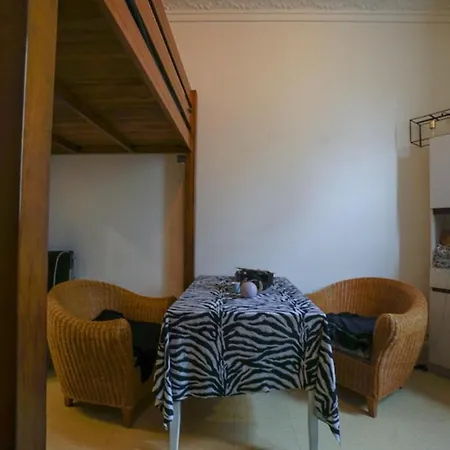 Charming Studio Near Tour Eiffel * Parigi